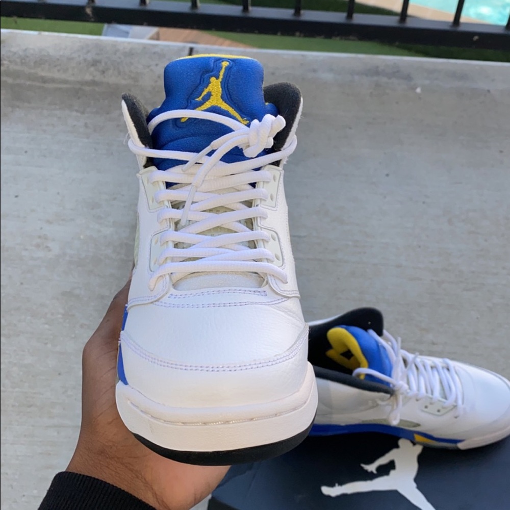 Jordan 5 “Laney”
Size 7y
$140
100% Authentic 
Box